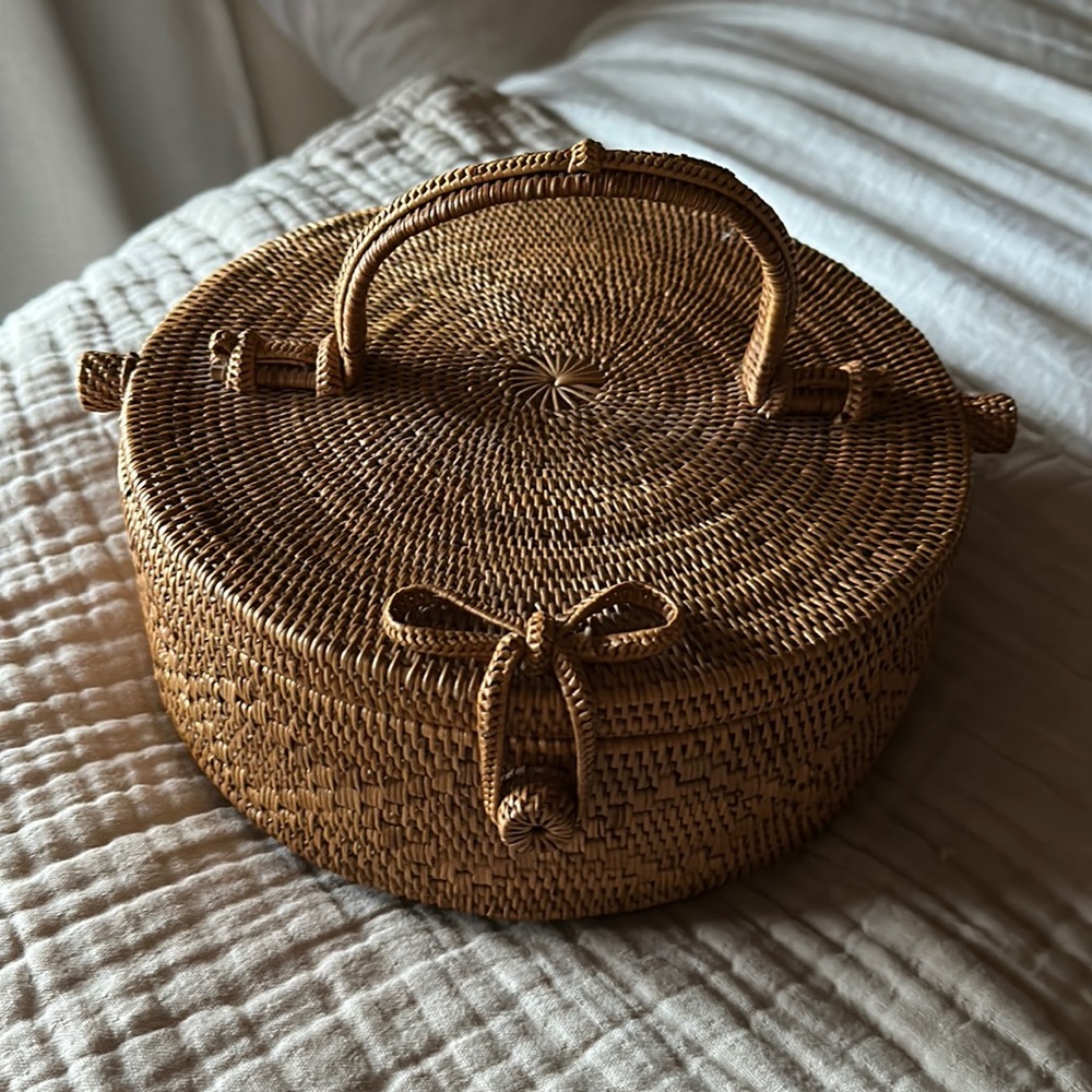 Woven travel case